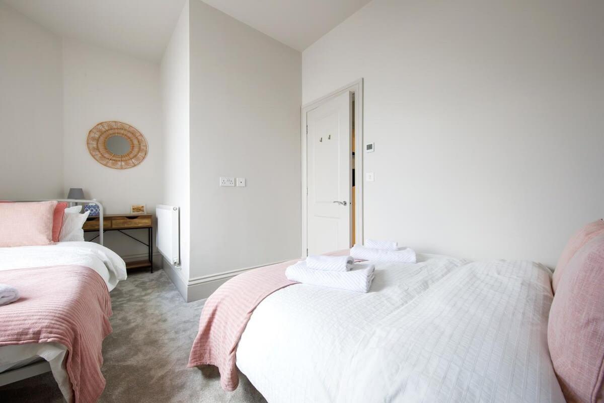Panoramic Sea Views In Beachfront Apt W Balcony Bognor Regis Exterior foto