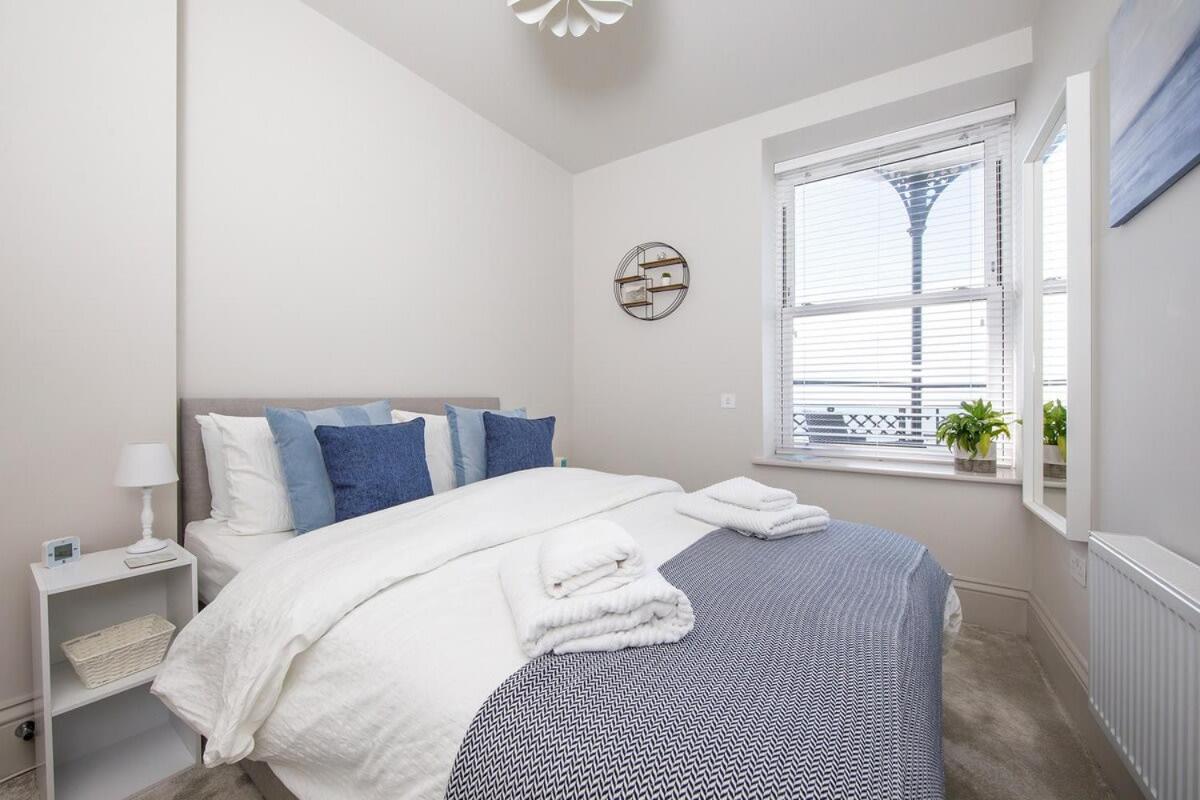 Panoramic Sea Views In Beachfront Apt W Balcony Bognor Regis Exterior foto